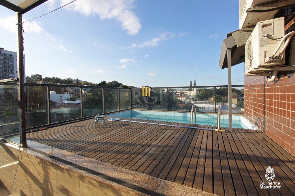 Cobertura para Venda - 350m², 3 dormitórios, sendo 1 suites, 2 vagas - Teresópolis