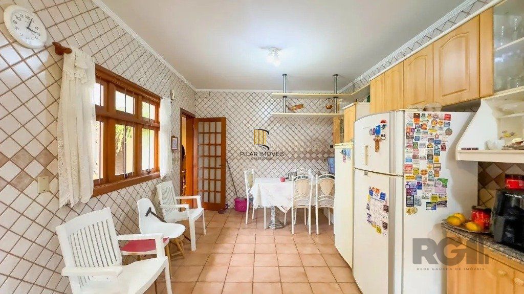 Casa com 4 quartos no bairro nonoai