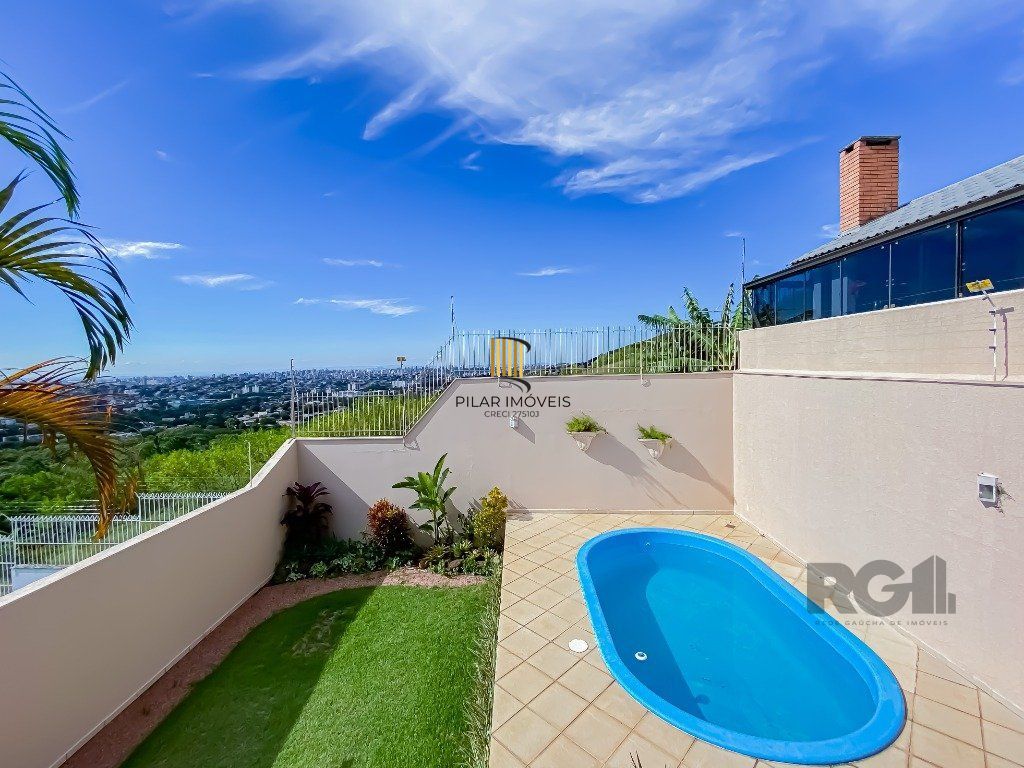 Casa alto padrão, 500m² privativos com linda vista da cidade no Morro Apamecor