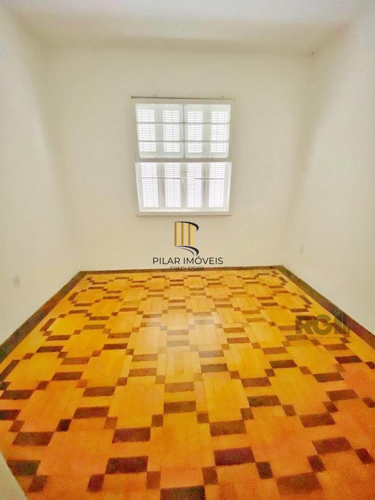 Casa 6 dormitórios no bairro Teresópolis