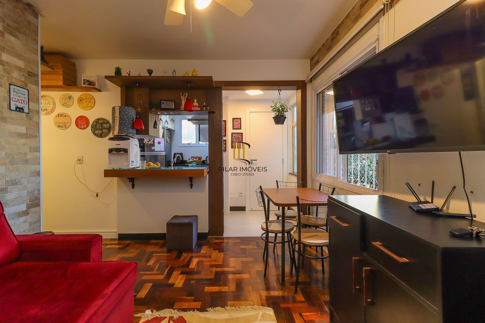 Apartamento Terreo de 03 dormitórios,reformado no bairro Teresópolis-Porto Alegre /RS