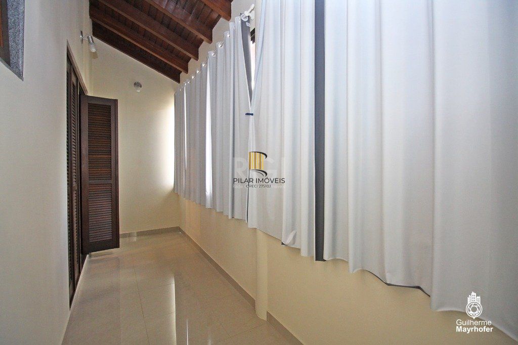 Casa para Venda - 246m², 3 dormitórios, sendo 2 suites, 3 vagas - Vila Ipiranga