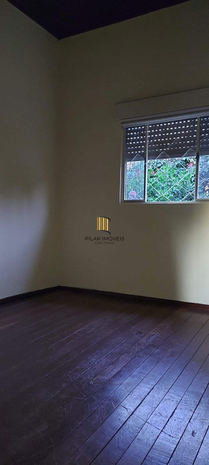 Casa 2 dormitórios no bairro Glória