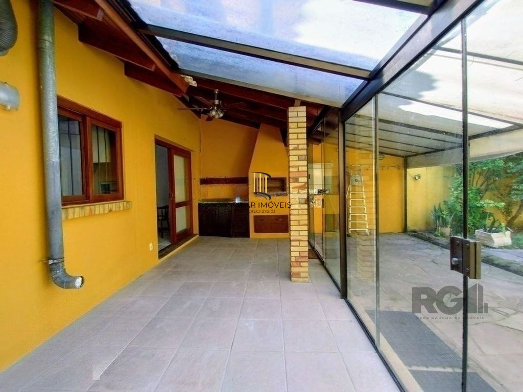 Casa de 3 dormitórios no bairro Ipanema - Porto Alegre