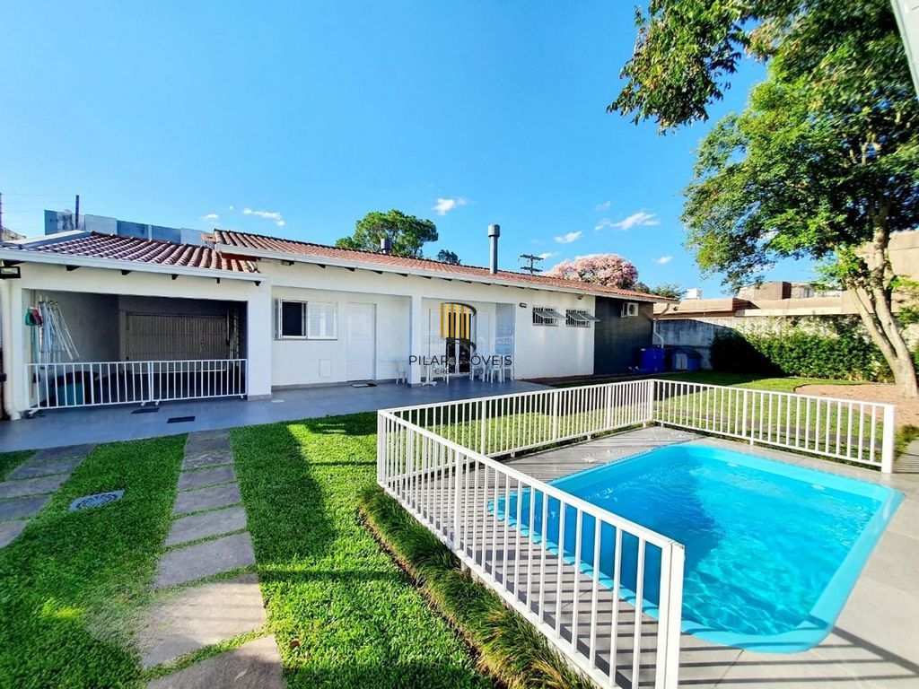 Casa de  3 dormsitorios no Bairro Camaquã - Porto Alegre - Pilar Imóveis