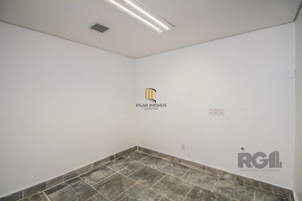 Sala comercial de 44,10m², semi mobiliada, no bairro Independência 