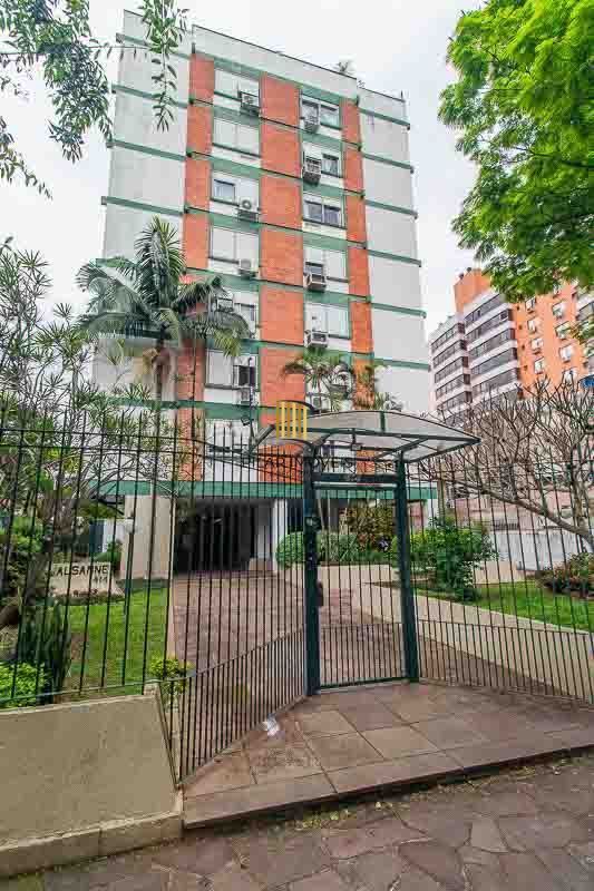 Apartamento de 03 dormitorios e vaga coberta no Menino Deus - Pilar Imóveis