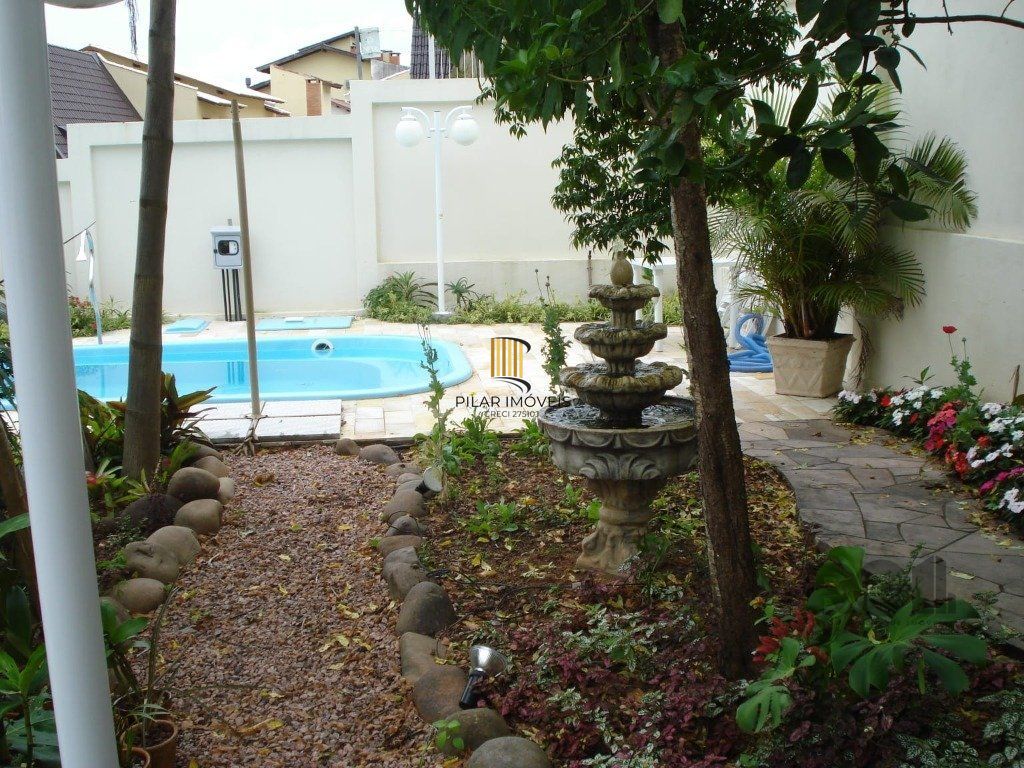 Casa 3 dormitórios no bairro Ipanema