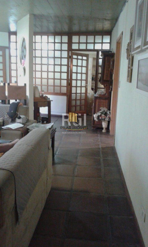 Casa 4 dormitórios no bairro Nonoai