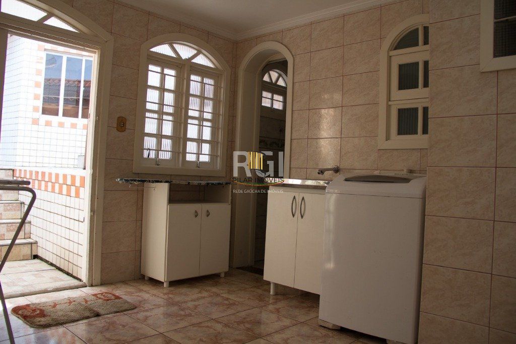 Casa para Venda - 900m², 5 dormitórios, sendo 2 suites, 5 vagas - Vila Nova