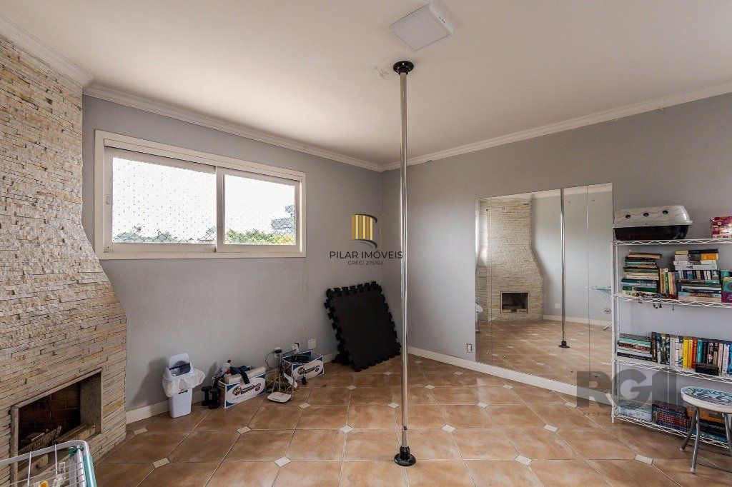 Casa de Condomínio 3 dormitórios no bairro Jardim Itu