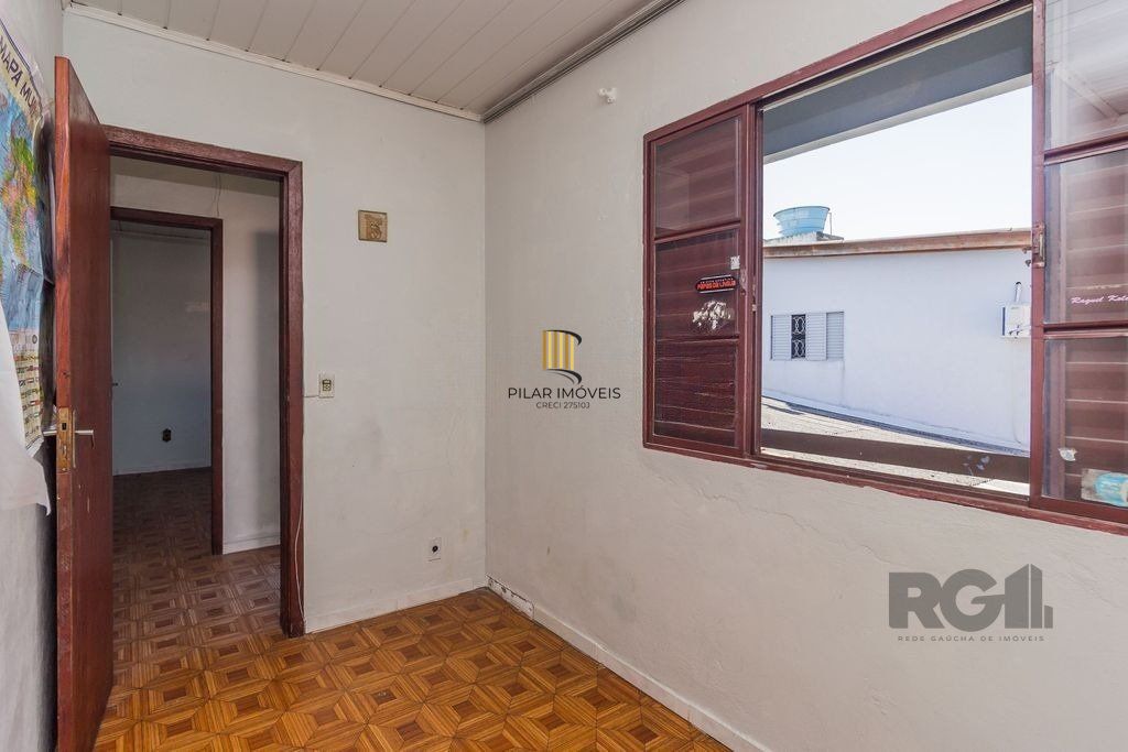 Casa de 5 dormitórios no bairro Sarandi