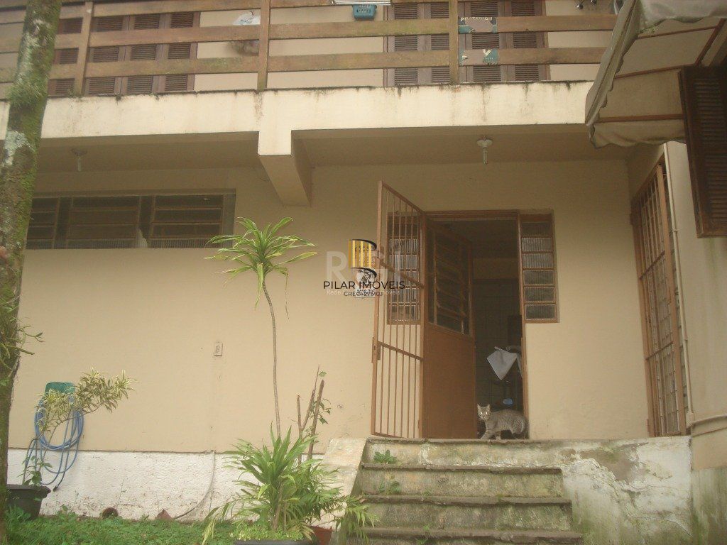 Casa para Venda - 500m², 6 dormitórios, sendo 2 suites, 4 vagas - Glória