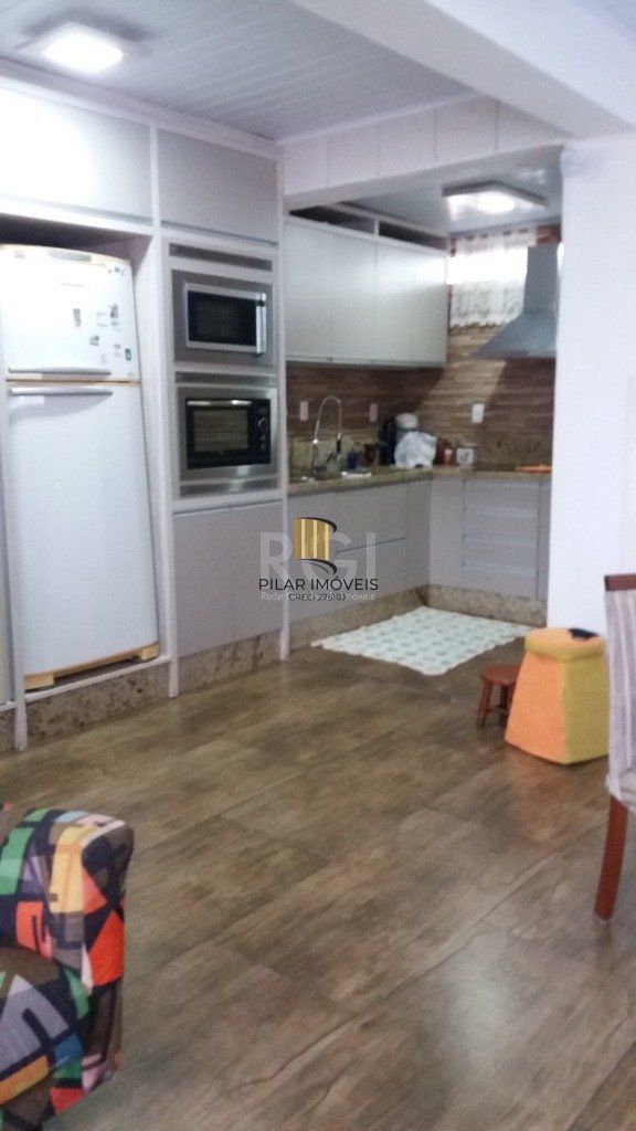 Casa para Venda - 228m², 3 dormitórios, 3 vagas - Teresópolis