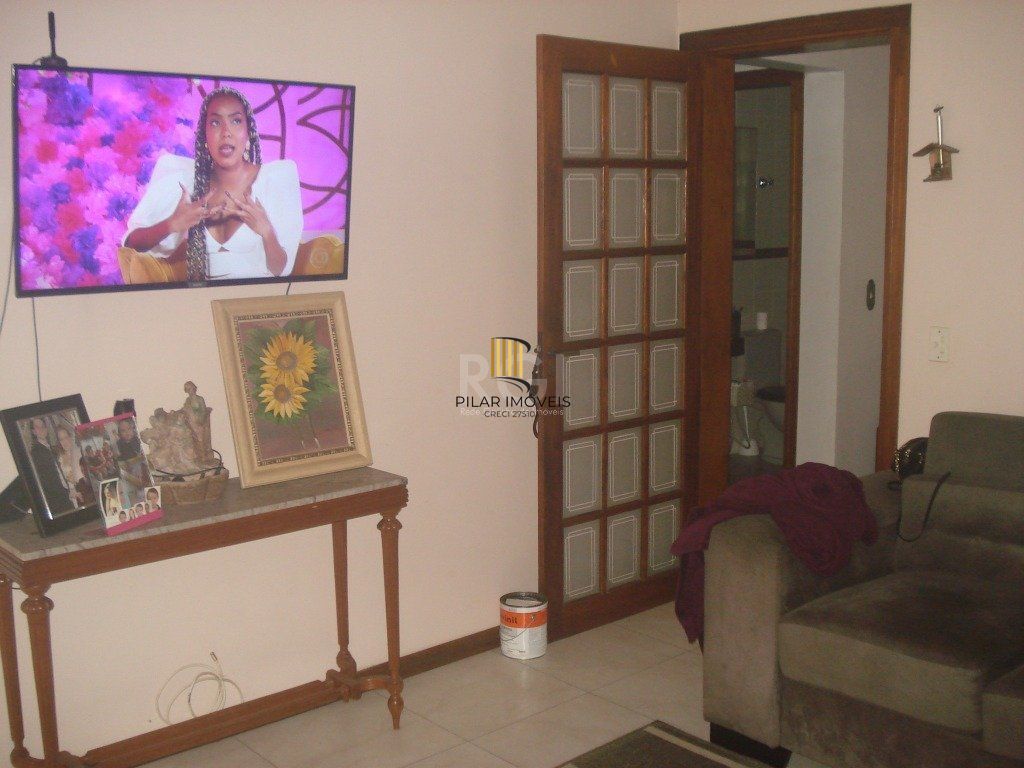 Casa para Venda - 500m², 6 dormitórios, sendo 2 suites, 4 vagas - Glória