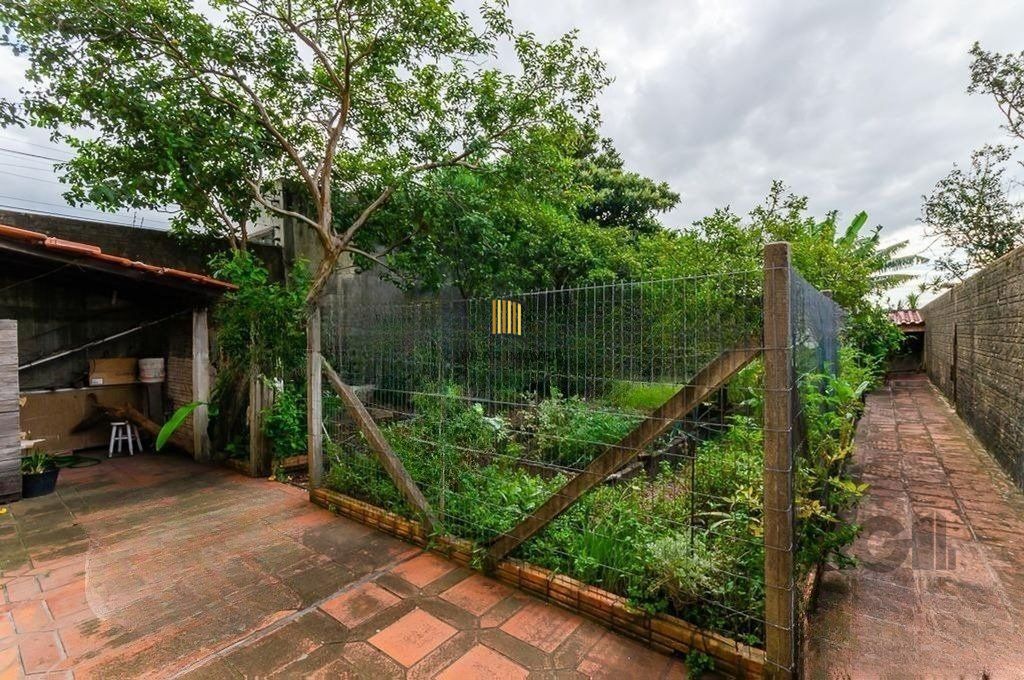 Casa de 3 dormitórios no bairro Vila Jardim