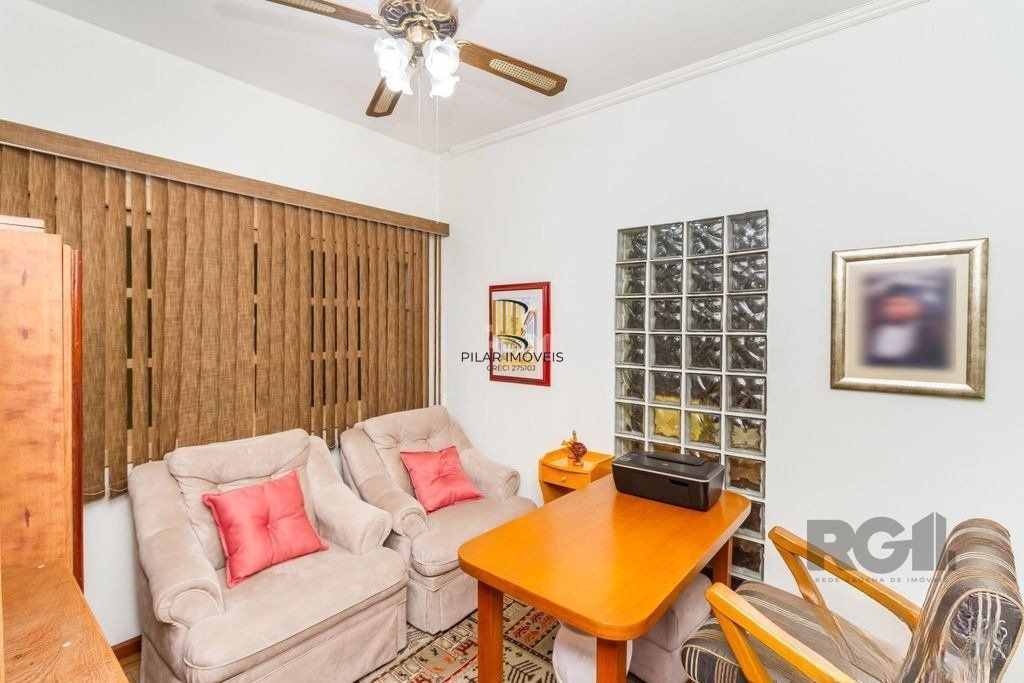 Casa 4 dormitórios no bairro Espírito Santo