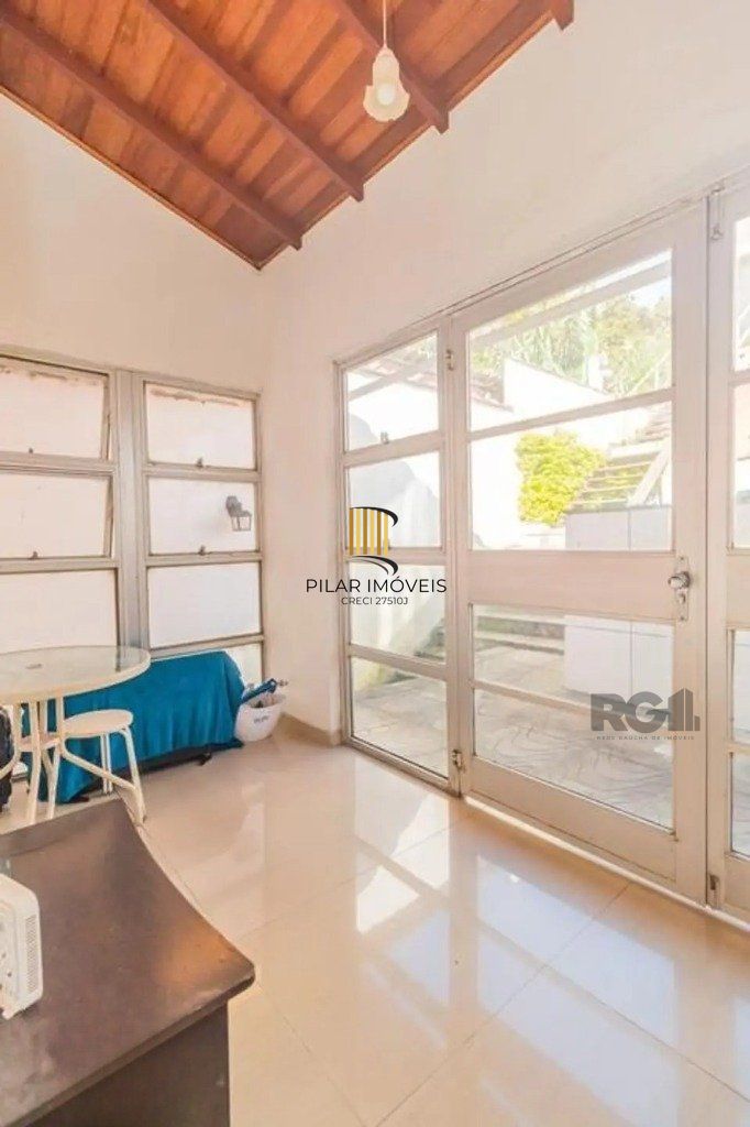 Casa com 3 dormitórios no bairro Cascata, Porto Alegre