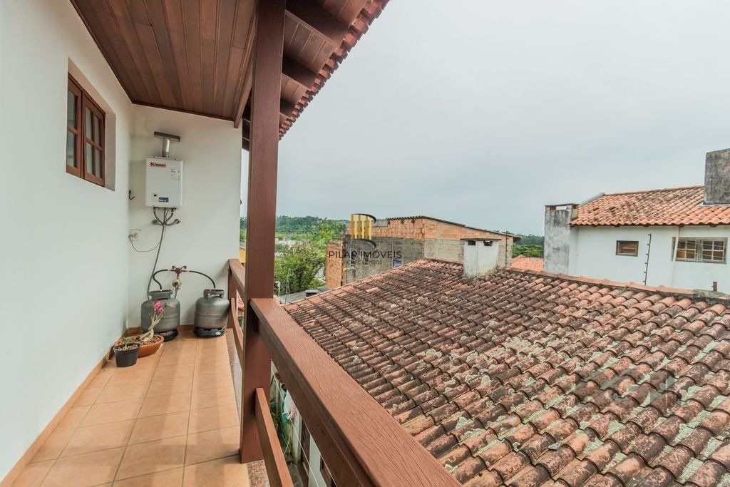 Casa 207m² - 3 dormitórios, 3 vagas no bairro Vila Nova