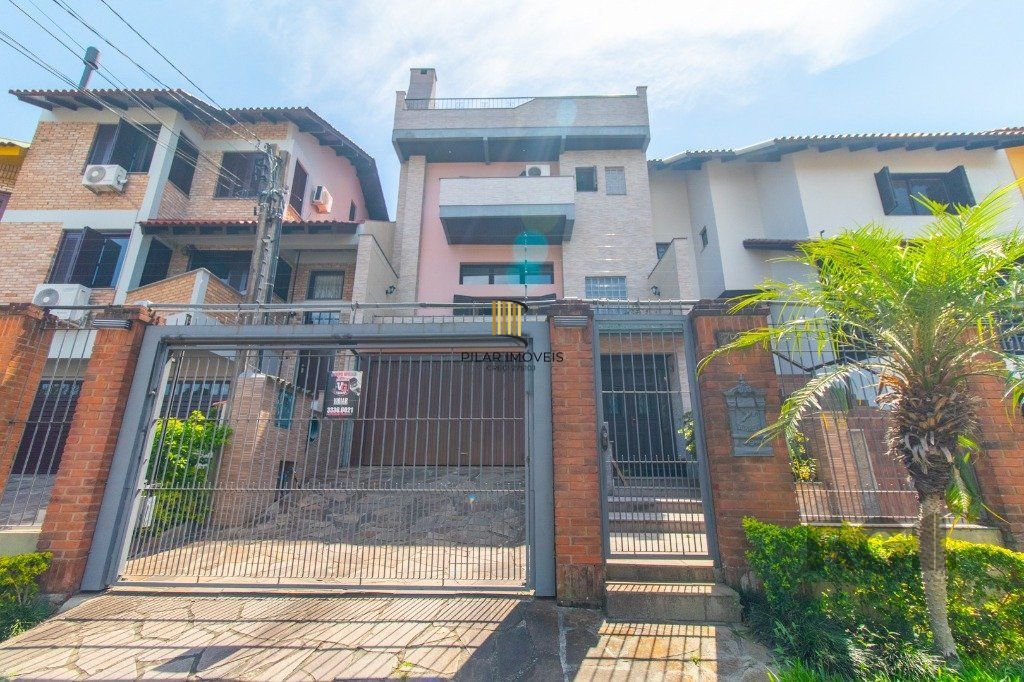 Linda casa de 04 dormitórios com vista livre no Bairro Teresópolis