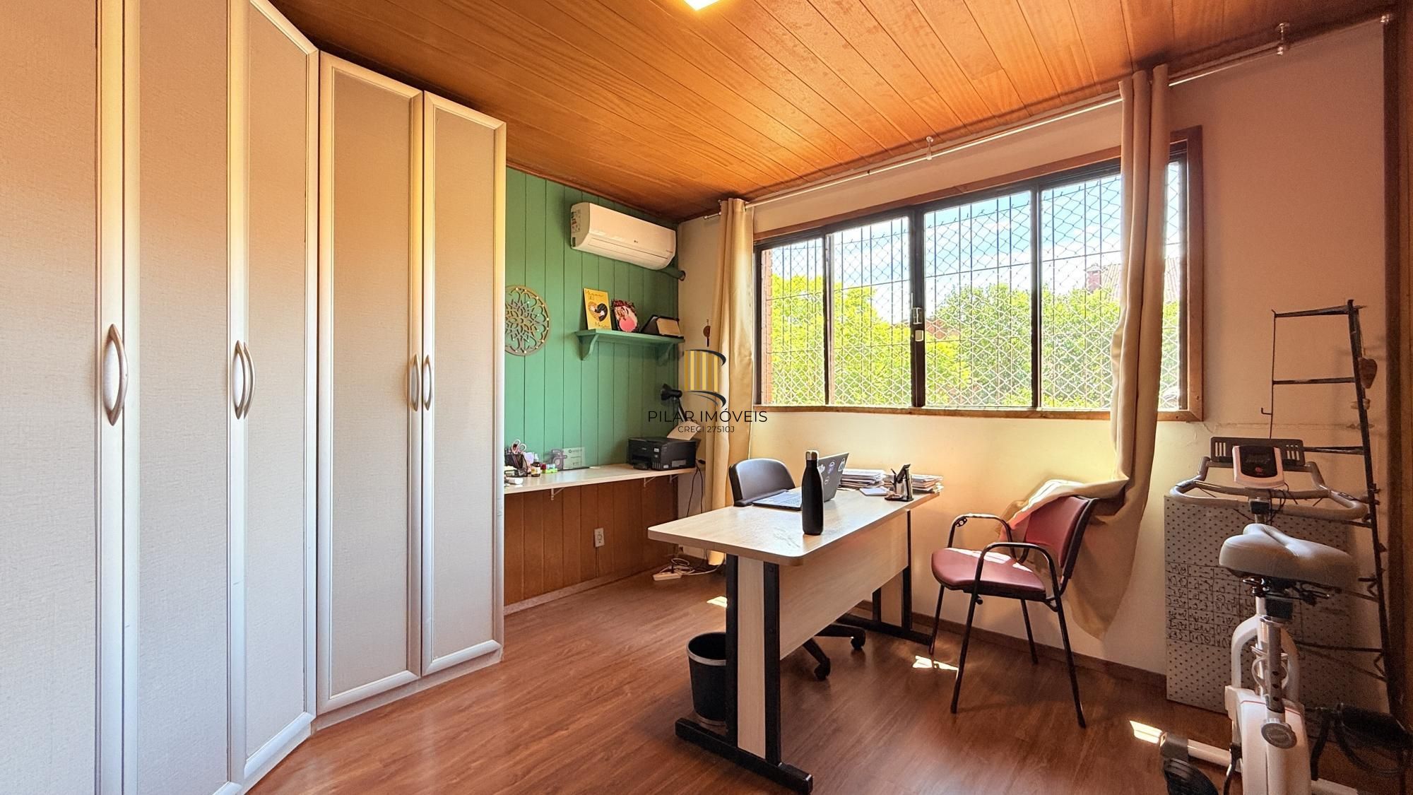 Casa 4 dormitórios no bairro Teresópolis