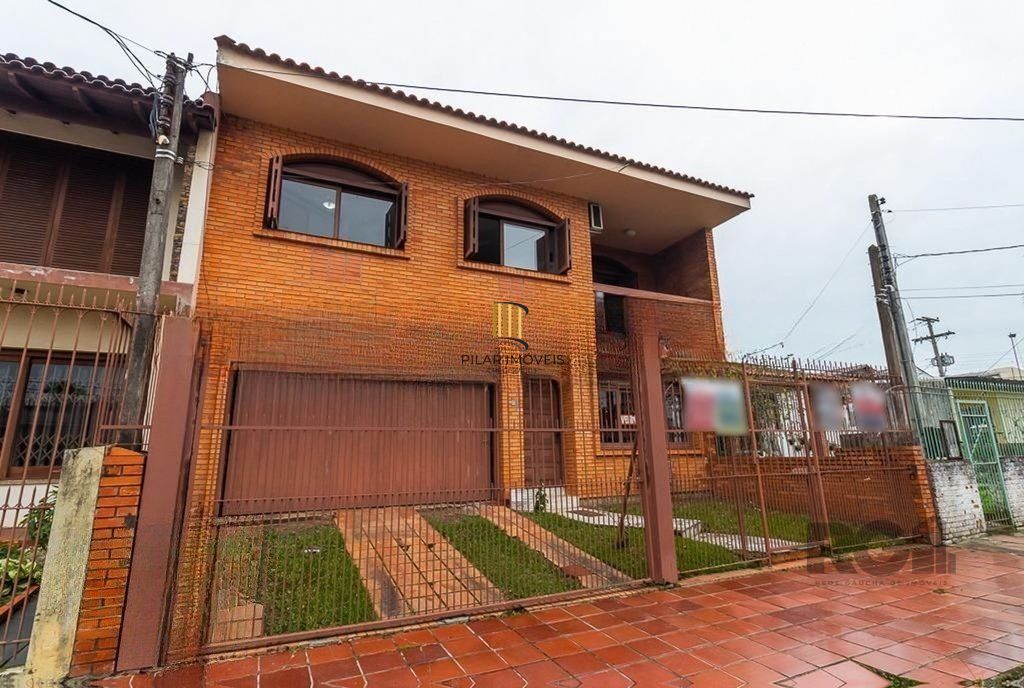 Casa de 245m² com 5 dormitórios no bairro Sarandi