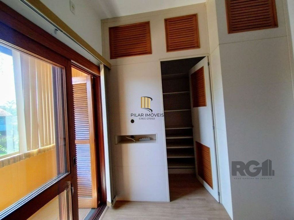 Casa de 3 dormitórios no bairro Ipanema - Porto Alegre