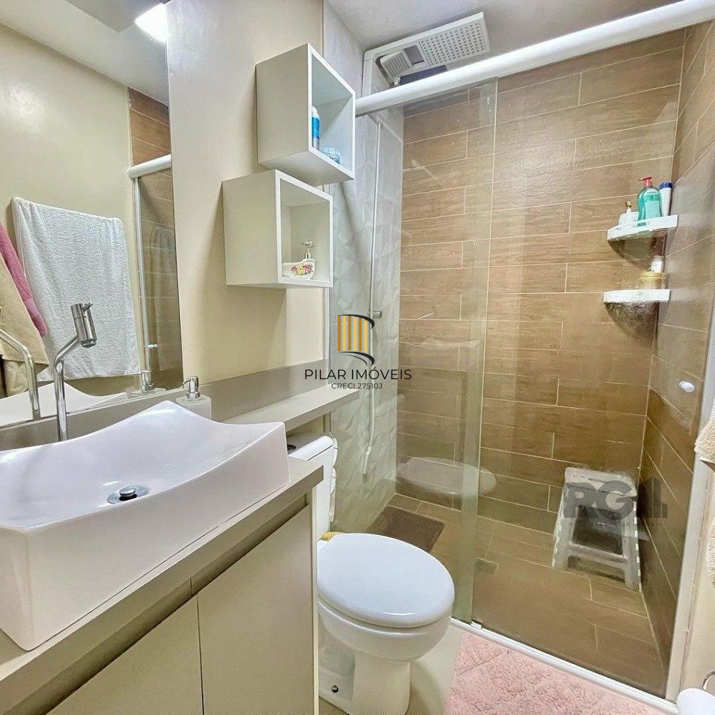 Casa em condomínio fechado - 70m², 2 dormitórios, 1 vaga de garagem no bairro Humaitá