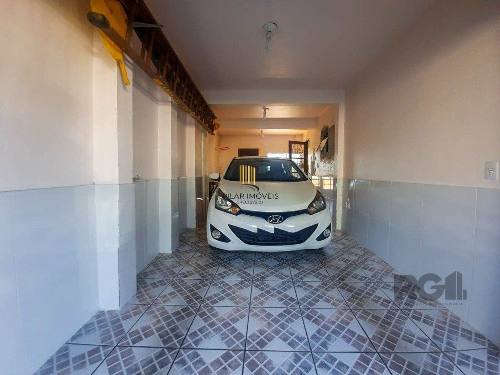 Excelente casa de 240m² com 4 dormitórios e 2 vagas.