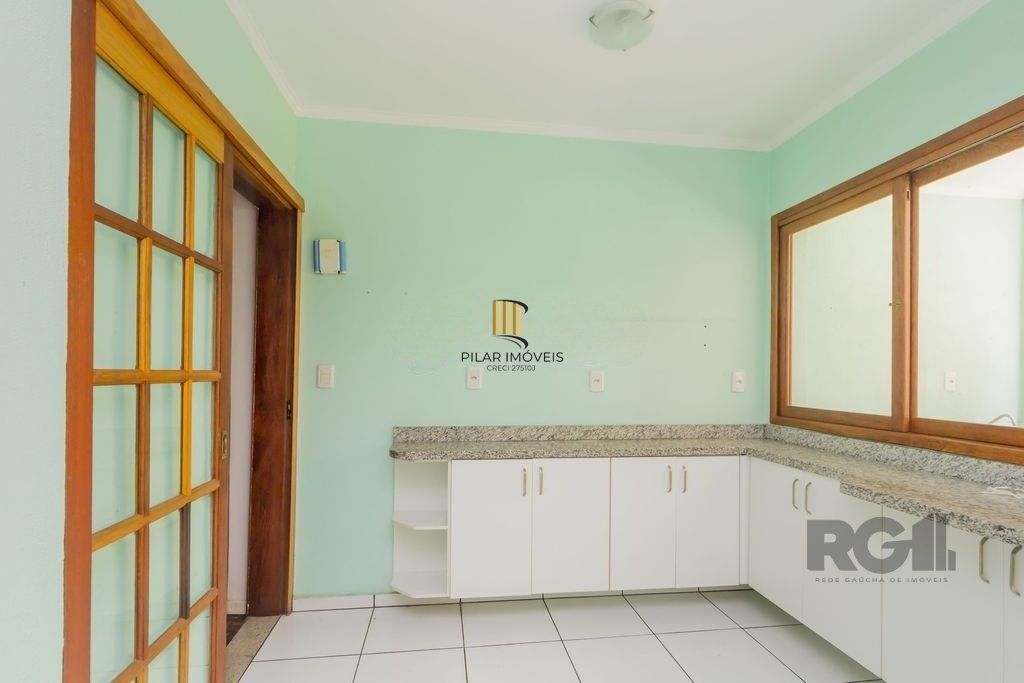 Excelente apartamento de 98m² com 3 dormitórios no bairro Menino Deus.