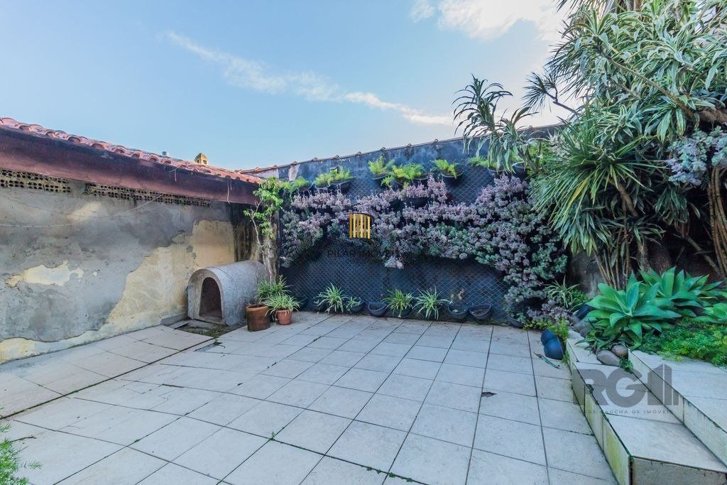 Casa em Condomínio 199m² - 3 dormitórios, 2 vagas no bairro Nonoai