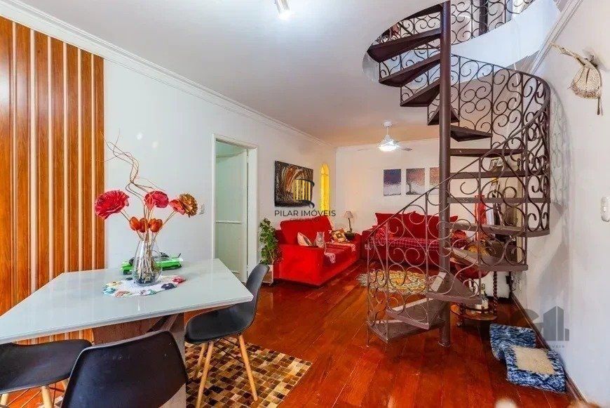 Cobertura 125m² - 3 dormitórios, 2 vagas no bairro Petrópolis