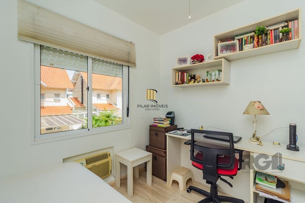 Casa em Condomínio, 157m², 4 dormitórios, 2 vagas no bairro Sarandi