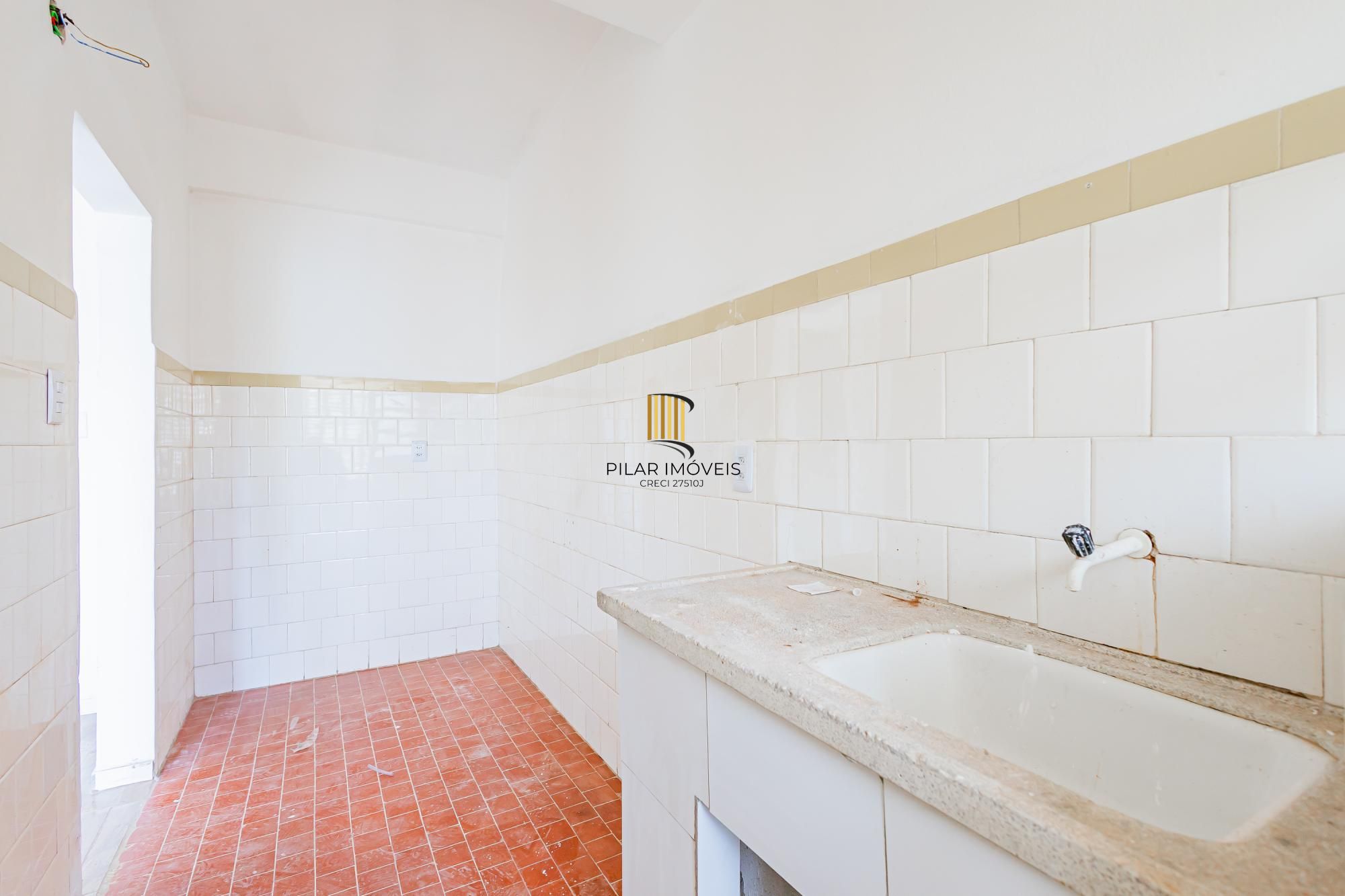 Apartamento 1 dorm à venda Rua São Carlos, Floresta - Porto Alegre