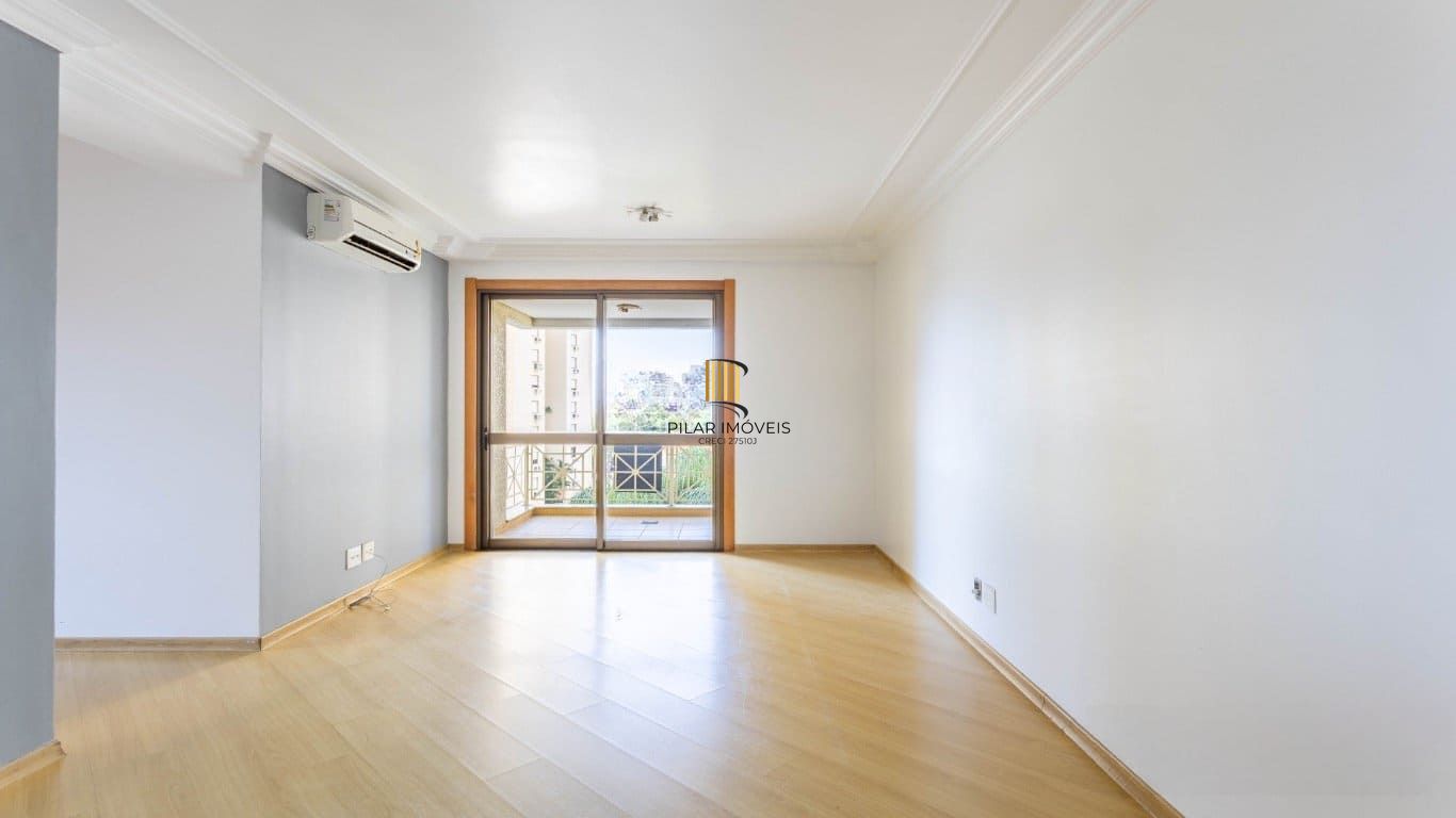 Apartamento de 2 dormitorios à venda em Passo da Areia, Porto Alegre.