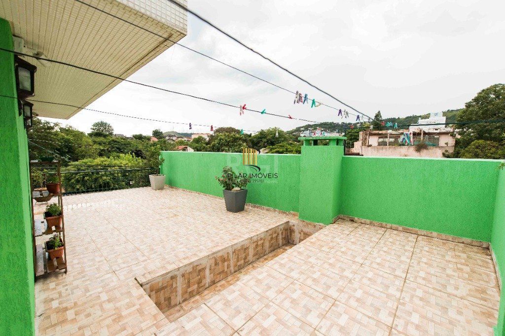 Casa para Venda - 317m², 5 dormitórios, sendo 1 suites, 2 vagas - Teresópolis