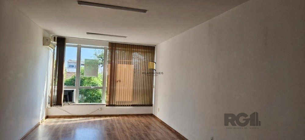 Excelente sala comercial de 45m² privativos.