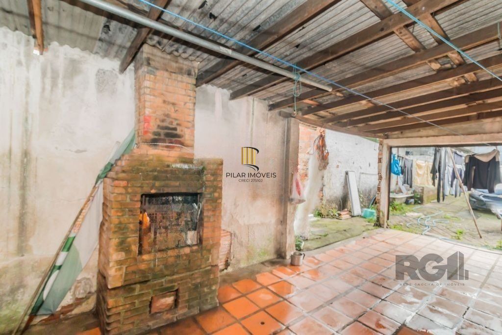 Casa de 2 dormitórios, no bairro Bom Jesus