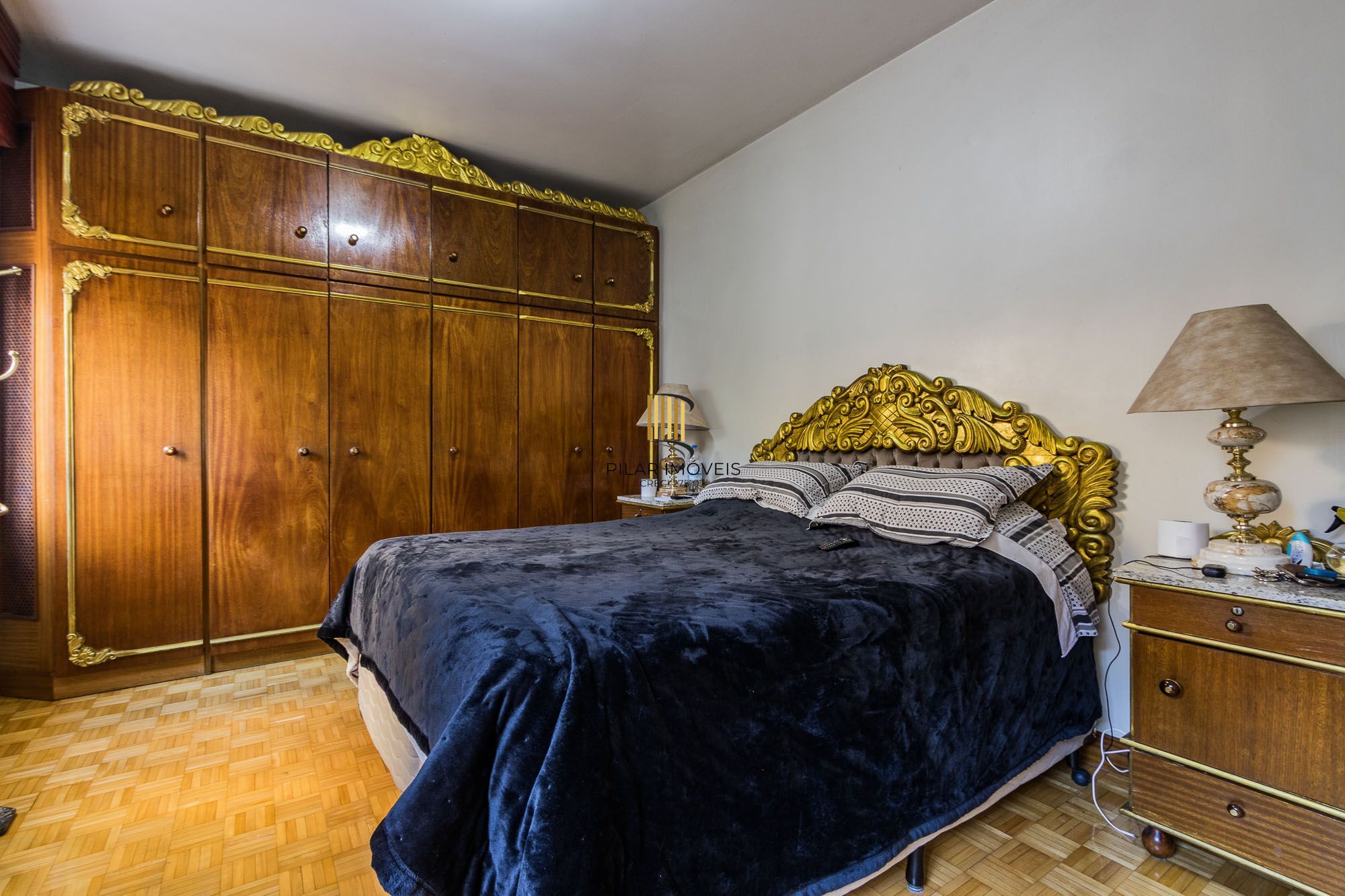 Apartamento de 3 dormitórios e 133m² à venda em Centro Histórico, Porto Alegre.