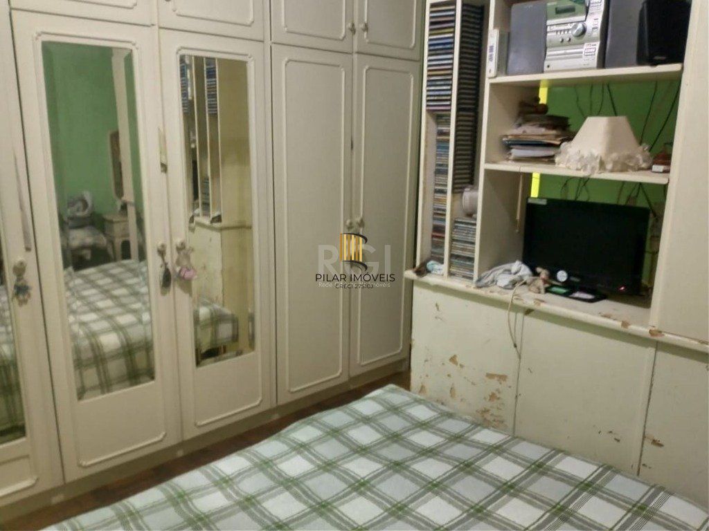 Casa para Venda - 220m², 3 dormitórios, 4 vagas - Teresópolis
