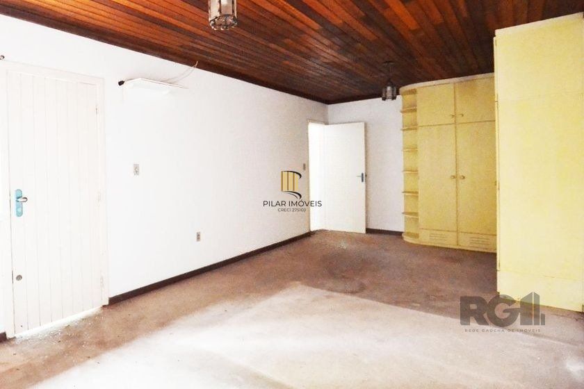 Casa de 200m² - 4 dormitórios, 4 vagas no bairro Espírito Santo