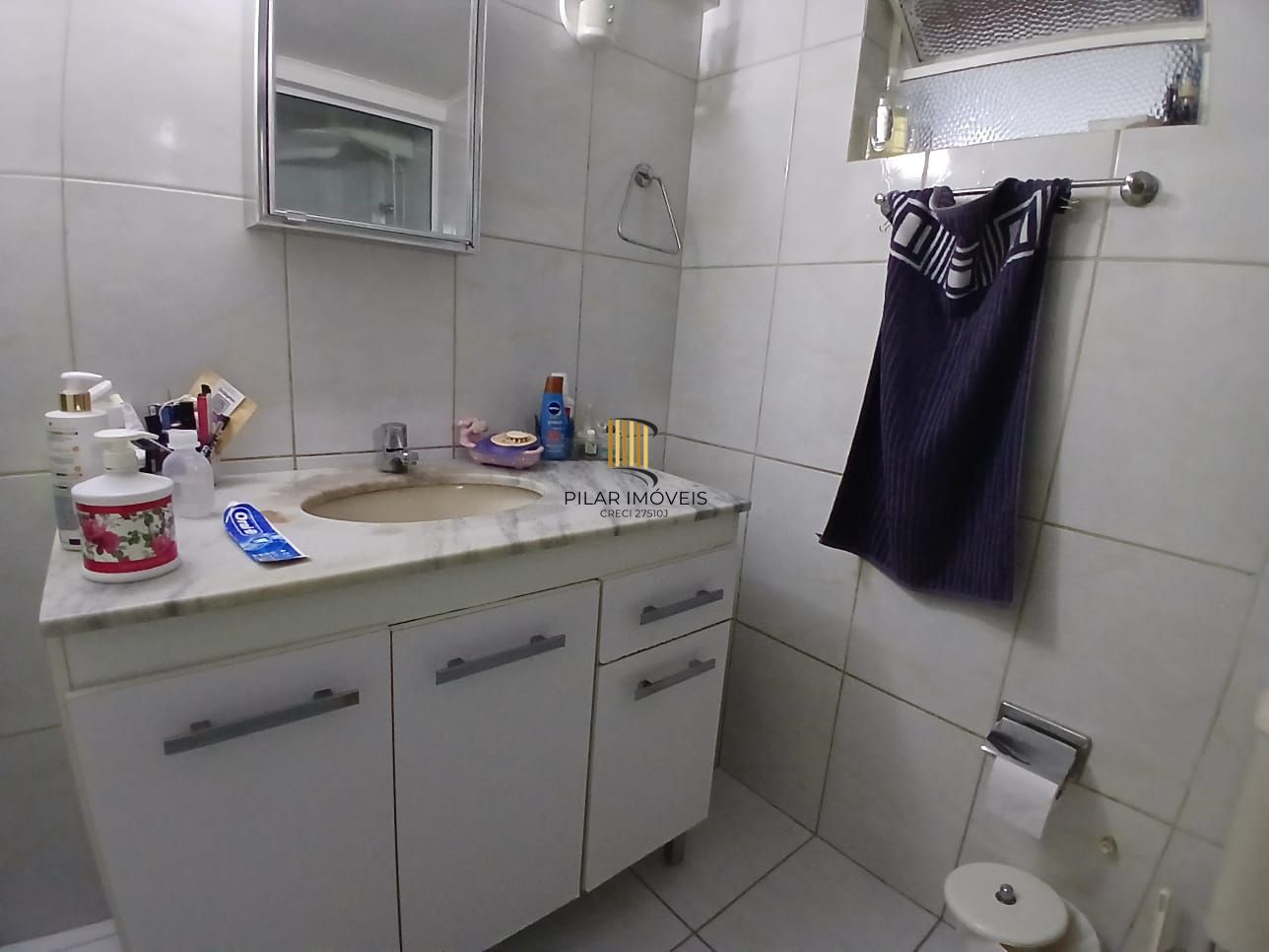 Casa com 03 dormitorios e amplo jardim no bairro Santa Tereza /RS