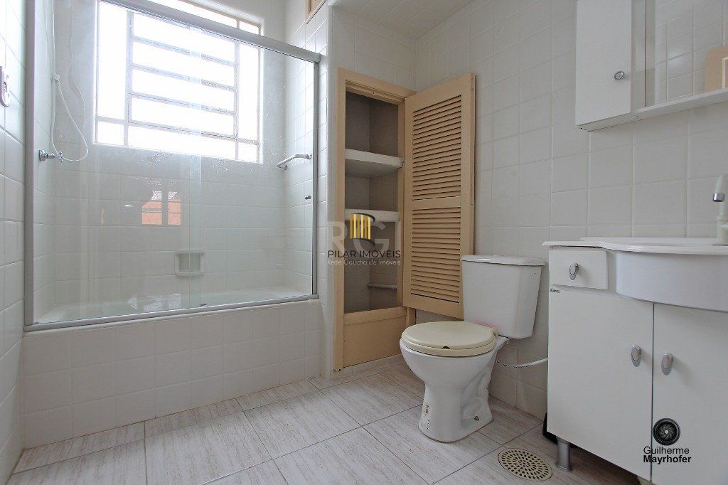 Casa para Venda - 233m², 4 dormitórios, 5 vagas - Nonoai