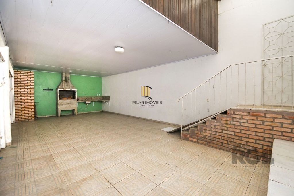 Excelente casa de 354m² com 5 dormitórios e 8 vagas.