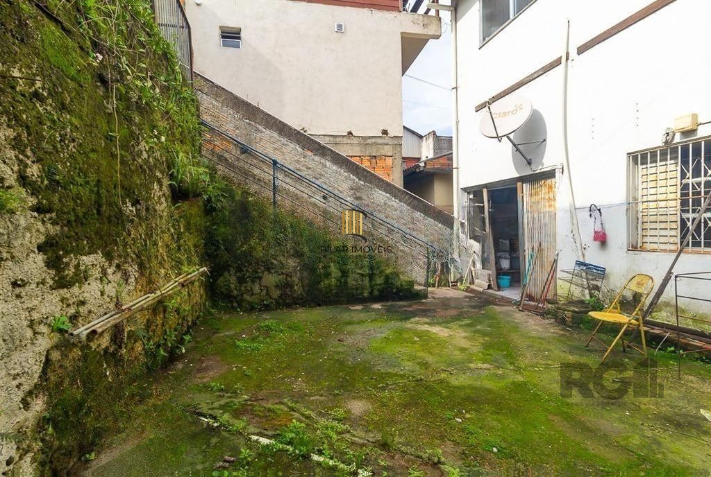 Casa 3 dormitórios no bairro Glória