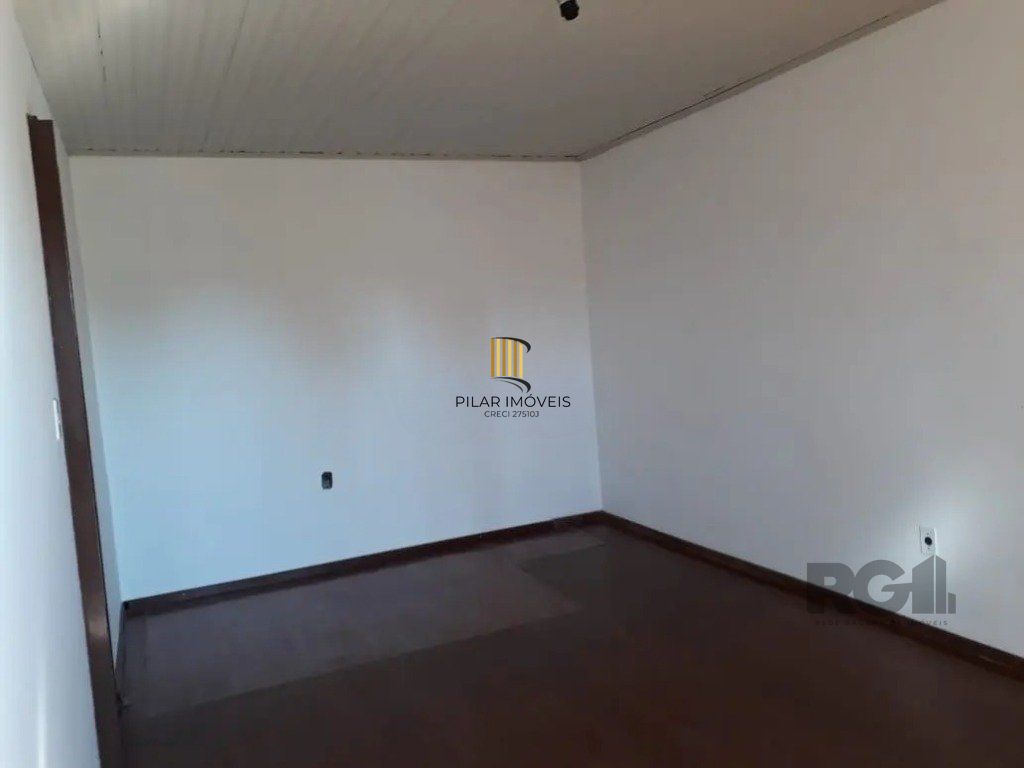 Casa com 5 dormitórios no bairro Passo das Pedras - Porto Alegre