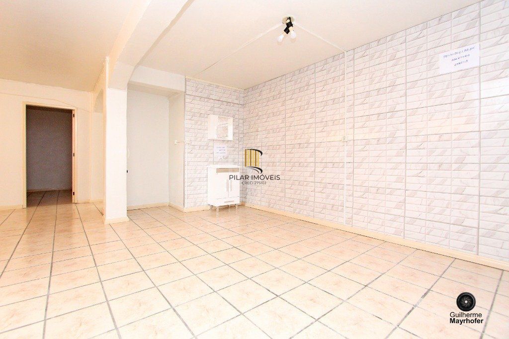 Casa para Venda - 233m², 4 dormitórios, 5 vagas - Nonoai