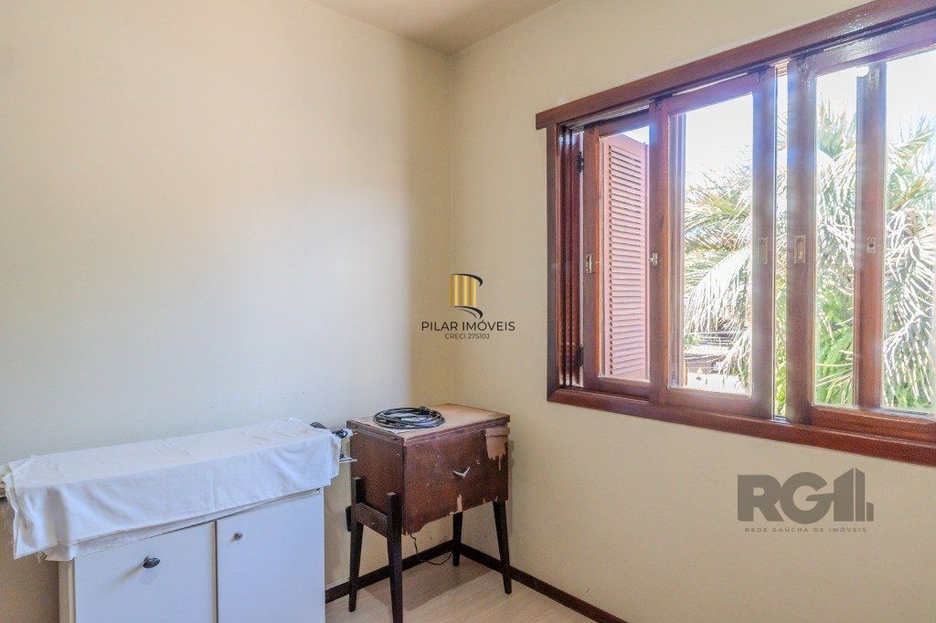 Casa com 4 dormitórios no bairro Gloria