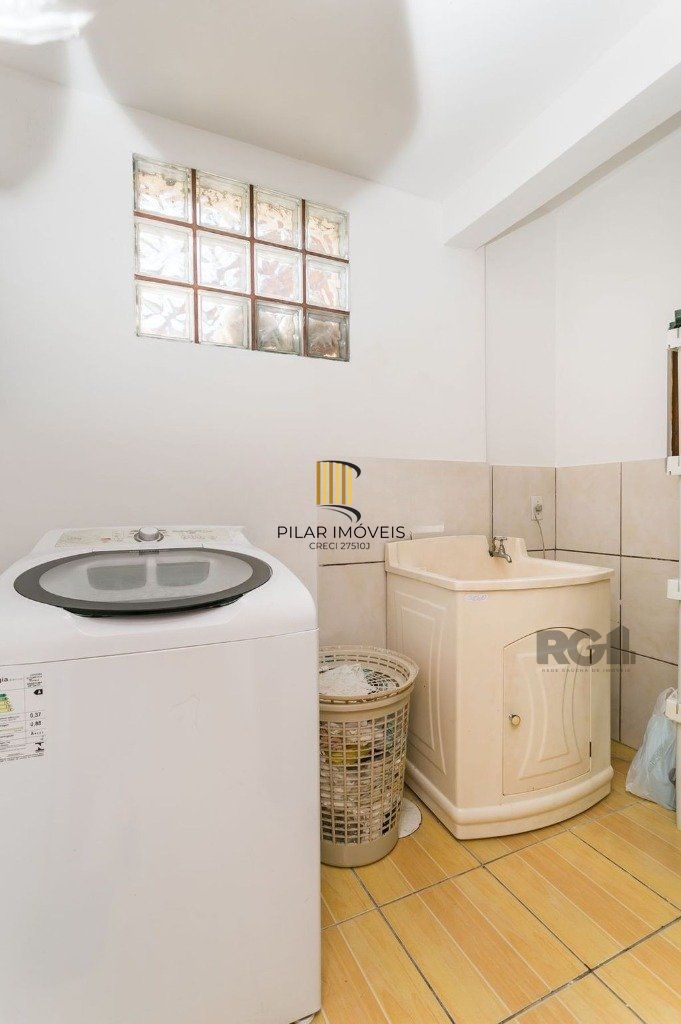 Casa 5 dormitórios no bairro Cristal