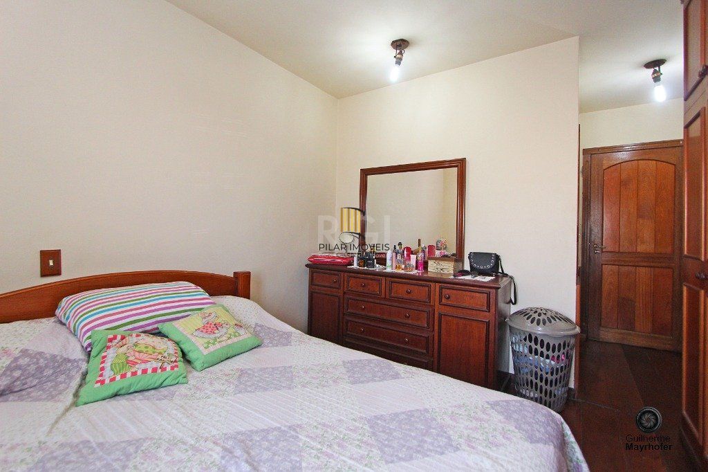 Casa para Venda - 180m², 3 dormitórios, sendo 1 suites, 3 vagas - Parque dos Maias